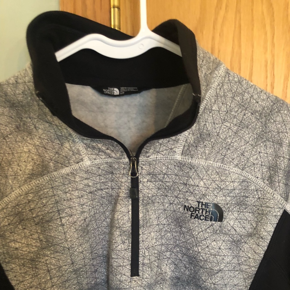 North Face pullover - Picture 3 of 4